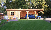 Carport 310x900 cm · Lärche · 1 Leimholzbogen · Abstellraum 300 cm · Längsseite geschlossen (Wandelemente) · Sprossenfenster