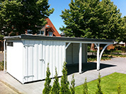 Carport 310x700 cm · Fichte · Schindelblende 1-reihig Echtschiefer · 1 Leimholzbogen · Abstellraum 200 cm · vom Kunden weiß gestrichen