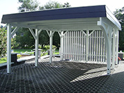 Carport 510x600 cm · Fichte · Schindelblende 2-reihig Echtschiefer · 1 Leimholzbogen · vom Kunden weiß gestrichen