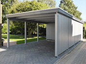 Carport 410x900 cm · Fichte · Schindelblende 1-reihig Echtschiefer · Abstellraum 300 cm · rechte Längsseite geschlossen · vom Kunden gestrichen
