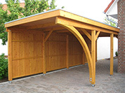 Carport 310x800 cm · Lärche · 1 Leimholzbogen · Längsseite geschlossen (Wandelemente)