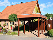 Carport 300x600cm · Schindelblende 2-reihig rot · Kopfbandpaket