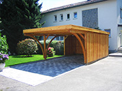 Carport 410x700 cm · Lärche · 3 Leimholzbögen · Längsseiten geschlossen (Wandelemente) · Rückwand